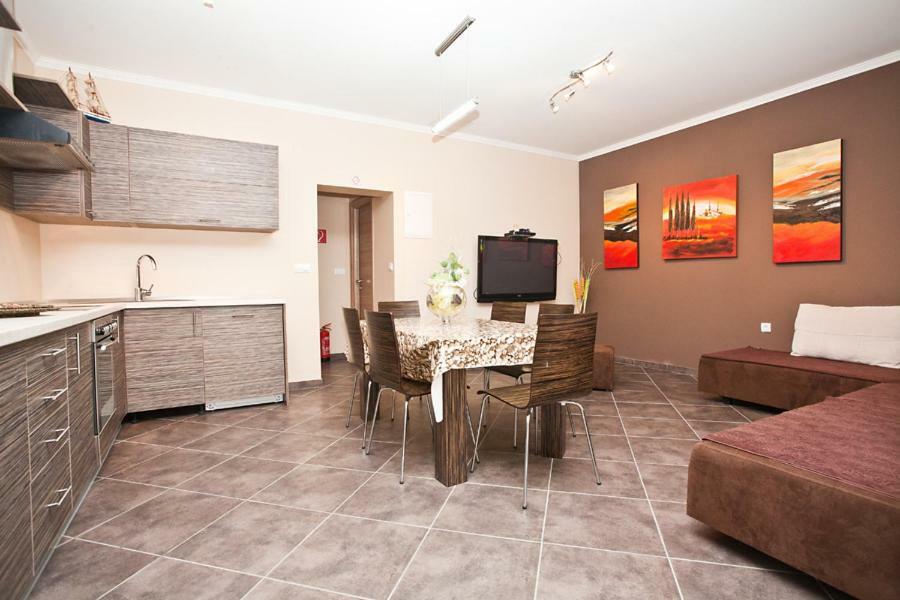 Apartments Tm Đảo Krk Ngoại thất bức ảnh